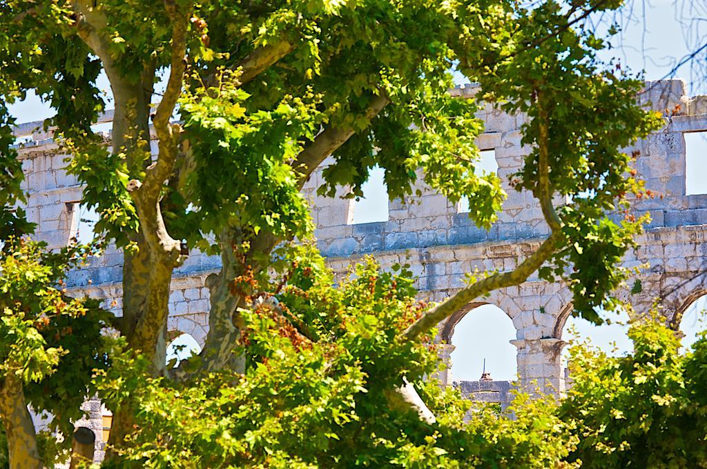 Guest House Hotel Riviera Pula Eksteriør billede